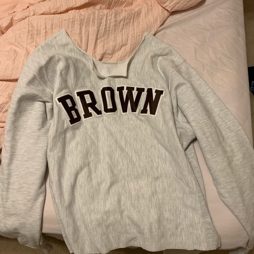 Brown sweatshirt